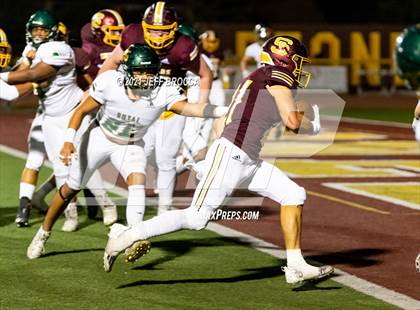 Thumbnail 1 in Royal @ Simi Valley photogallery.