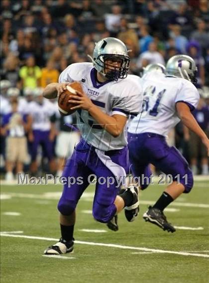 Thumbnail 3 in Northwestern vs. Western (Horseshoe Hall of Fame Classic) photogallery.