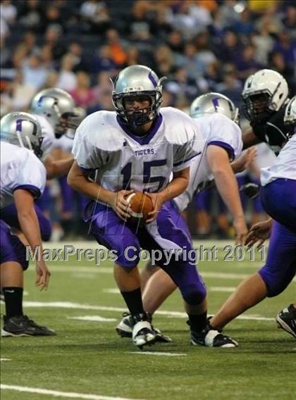 Thumbnail 1 in Northwestern vs. Western (Horseshoe Hall of Fame Classic) photogallery.