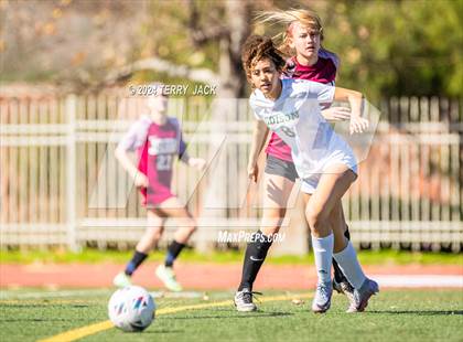 Thumbnail 2 in JSerra Catholic vs. Edison photogallery.