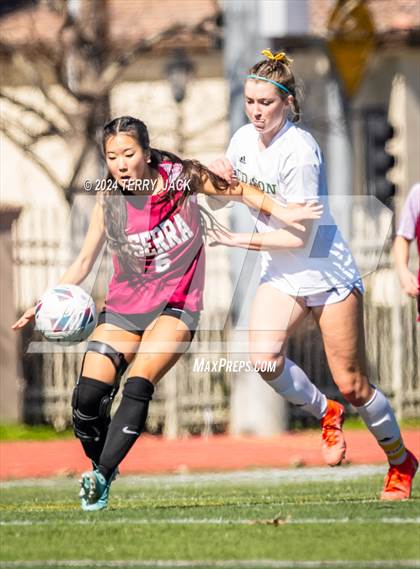 Thumbnail 2 in JSerra Catholic vs. Edison photogallery.