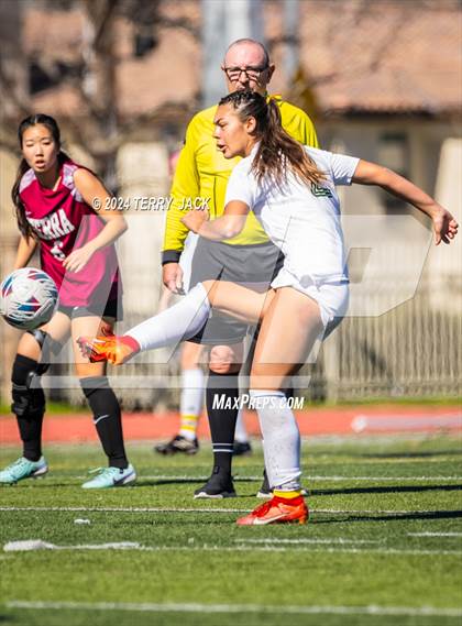 Thumbnail 3 in JSerra Catholic vs. Edison photogallery.