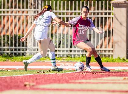 Thumbnail 2 in JSerra Catholic vs. Edison photogallery.