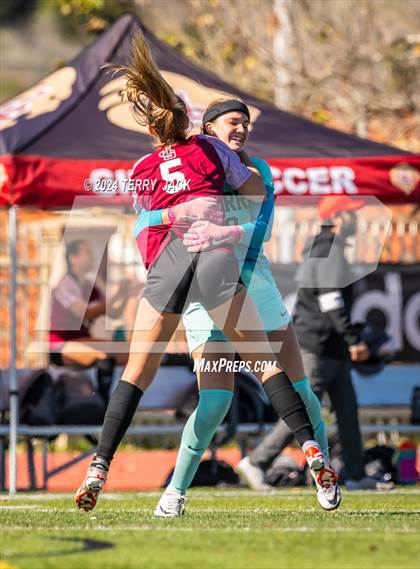 Thumbnail 2 in JSerra Catholic vs. Edison photogallery.