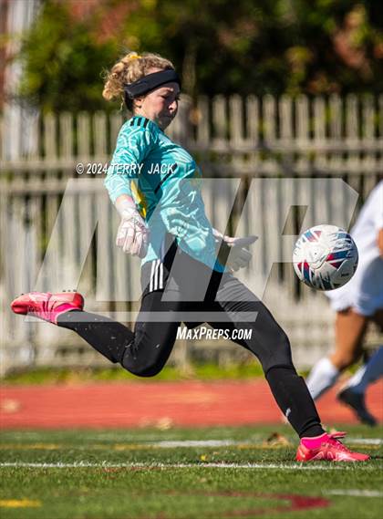 Thumbnail 3 in JSerra Catholic vs. Edison photogallery.