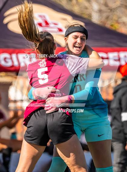 Thumbnail 2 in JSerra Catholic vs. Edison photogallery.