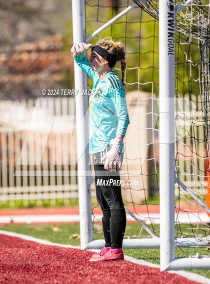 Thumbnail 3 in JSerra Catholic vs. Edison photogallery.