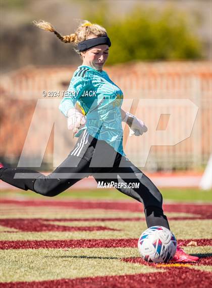 Thumbnail 3 in JSerra Catholic vs. Edison photogallery.