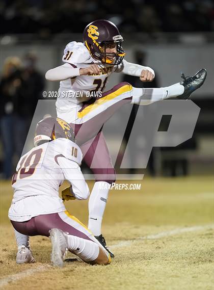Thumbnail 2 in Salpointe Catholic @ Hamilton (AIA Open Semifinal) photogallery.
