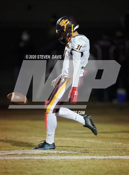 Thumbnail 2 in Salpointe Catholic @ Hamilton (AIA Open Semifinal) photogallery.