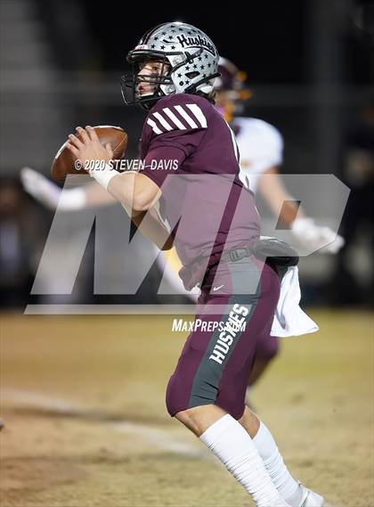 Thumbnail 2 in Salpointe Catholic @ Hamilton (AIA Open Semifinal) photogallery.