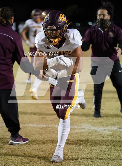 Thumbnail 3 in Salpointe Catholic @ Hamilton (AIA Open Semifinal) photogallery.