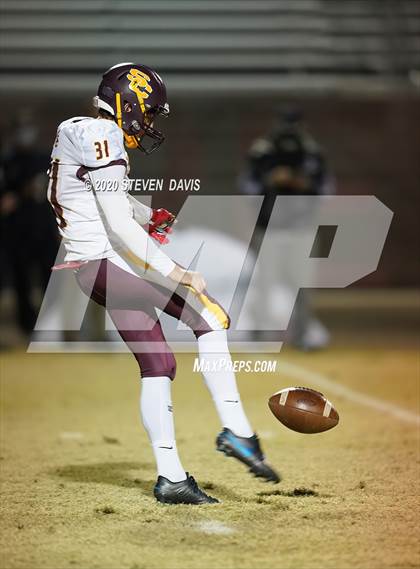 Thumbnail 3 in Salpointe Catholic @ Hamilton (AIA Open Semifinal) photogallery.