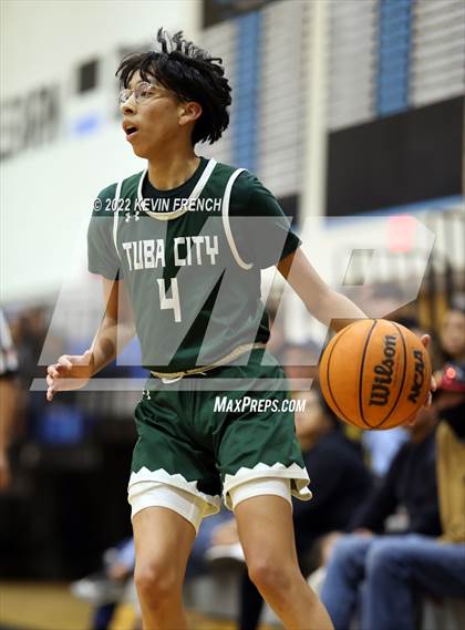 Thumbnail 2 in Bradshaw Mountain vs. Tuba City (VCS Thanksgiving Tournament) photogallery.
