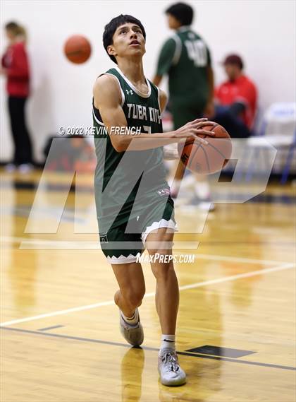 Thumbnail 1 in Bradshaw Mountain vs. Tuba City (VCS Thanksgiving Tournament) photogallery.