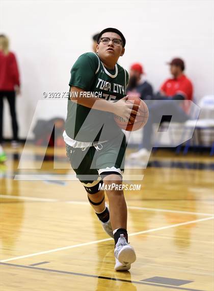 Thumbnail 1 in Bradshaw Mountain vs. Tuba City (VCS Thanksgiving Tournament) photogallery.