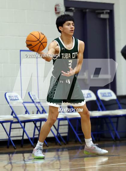 Thumbnail 3 in Bradshaw Mountain vs. Tuba City (VCS Thanksgiving Tournament) photogallery.