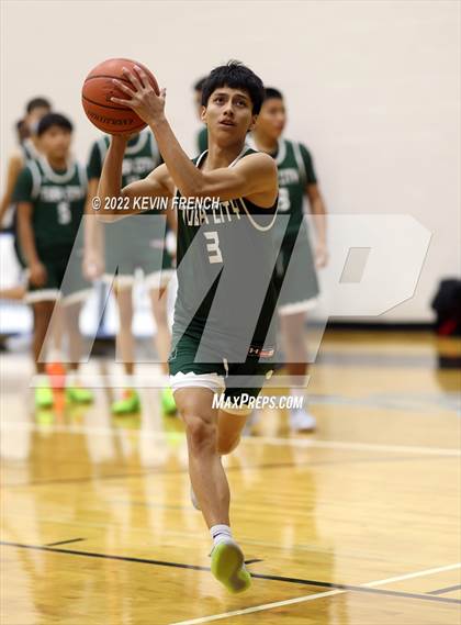 Thumbnail 3 in Bradshaw Mountain vs. Tuba City (VCS Thanksgiving Tournament) photogallery.