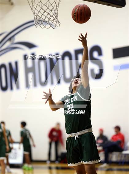 Thumbnail 1 in Bradshaw Mountain vs. Tuba City (VCS Thanksgiving Tournament) photogallery.