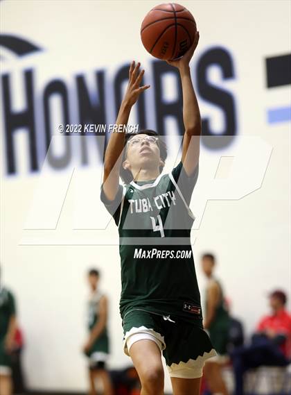 Thumbnail 1 in Bradshaw Mountain vs. Tuba City (VCS Thanksgiving Tournament) photogallery.