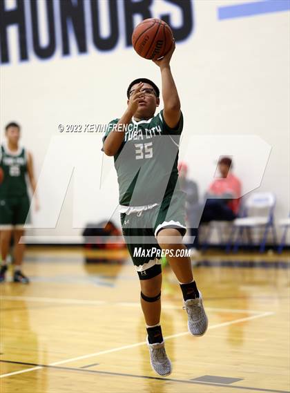 Thumbnail 2 in Bradshaw Mountain vs. Tuba City (VCS Thanksgiving Tournament) photogallery.