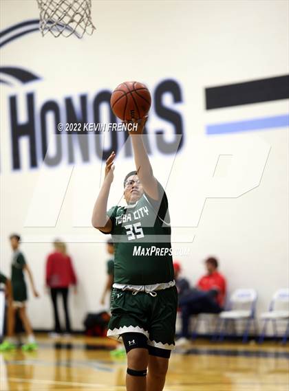 Thumbnail 2 in Bradshaw Mountain vs. Tuba City (VCS Thanksgiving Tournament) photogallery.