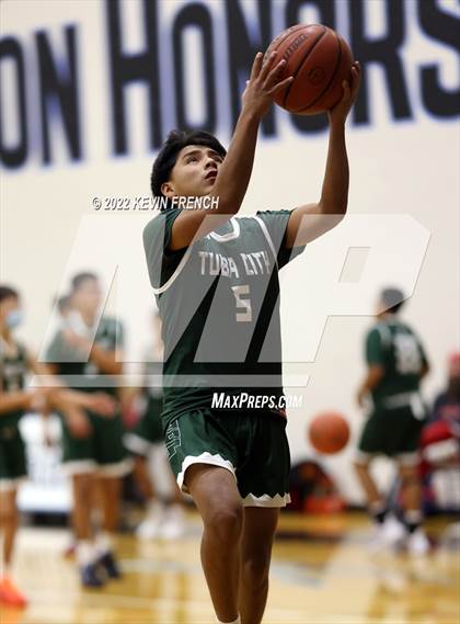 Thumbnail 3 in Bradshaw Mountain vs. Tuba City (VCS Thanksgiving Tournament) photogallery.
