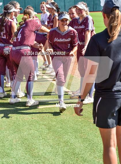 Thumbnail 2 in Hallettsville vs. Grandview (UIL Softball 3A Semifinal) photogallery.