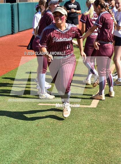 Thumbnail 2 in Hallettsville vs. Grandview (UIL Softball 3A Semifinal) photogallery.