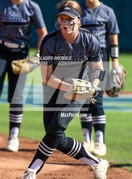 Thumbnail 1 in Hallettsville vs. Grandview (UIL Softball 3A Semifinal) photogallery.