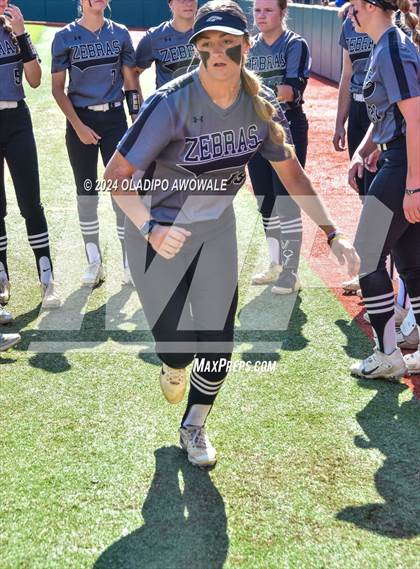 Thumbnail 3 in Hallettsville vs. Grandview (UIL Softball 3A Semifinal) photogallery.