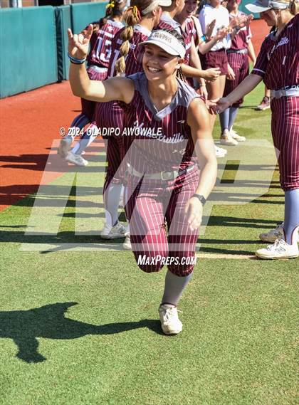 Thumbnail 2 in Hallettsville vs. Grandview (UIL Softball 3A Semifinal) photogallery.