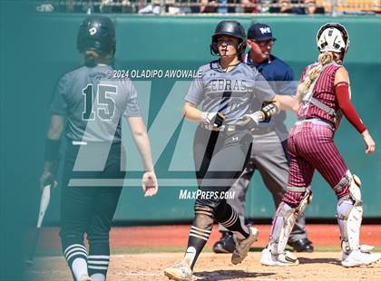 Thumbnail 1 in Hallettsville vs. Grandview (UIL Softball 3A Semifinal) photogallery.