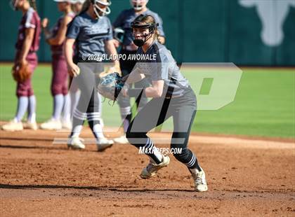 Thumbnail 3 in Hallettsville vs. Grandview (UIL Softball 3A Semifinal) photogallery.