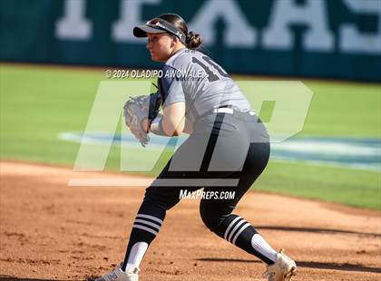Thumbnail 2 in Hallettsville vs. Grandview (UIL Softball 3A Semifinal) photogallery.