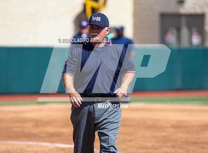 Thumbnail 2 in Hallettsville vs. Grandview (UIL Softball 3A Semifinal) photogallery.