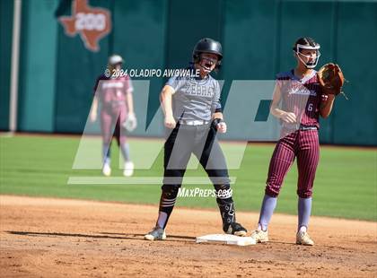 Thumbnail 2 in Hallettsville vs. Grandview (UIL Softball 3A Semifinal) photogallery.