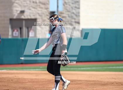 Thumbnail 2 in Hallettsville vs. Grandview (UIL Softball 3A Semifinal) photogallery.