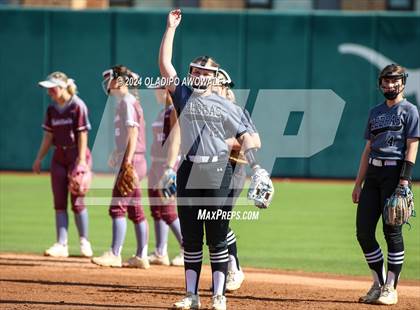 Thumbnail 2 in Hallettsville vs. Grandview (UIL Softball 3A Semifinal) photogallery.
