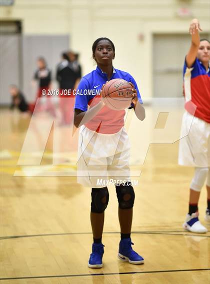 Thumbnail 2 in Harlingen Vs Edinburg (NEISD Invitational) photogallery.