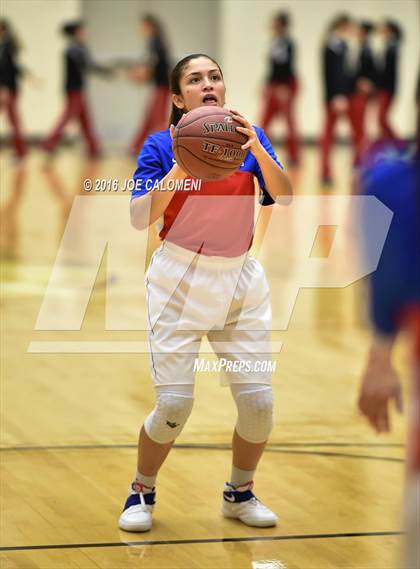 Thumbnail 3 in Harlingen Vs Edinburg (NEISD Invitational) photogallery.
