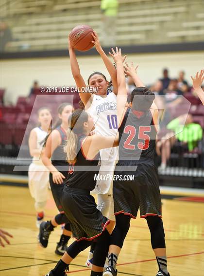 Thumbnail 3 in Harlingen Vs Edinburg (NEISD Invitational) photogallery.