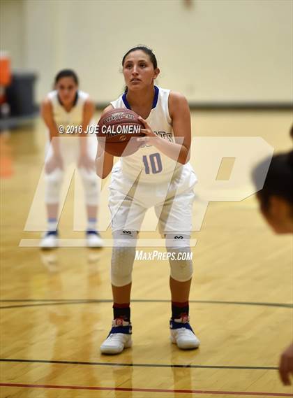 Thumbnail 3 in Harlingen Vs Edinburg (NEISD Invitational) photogallery.