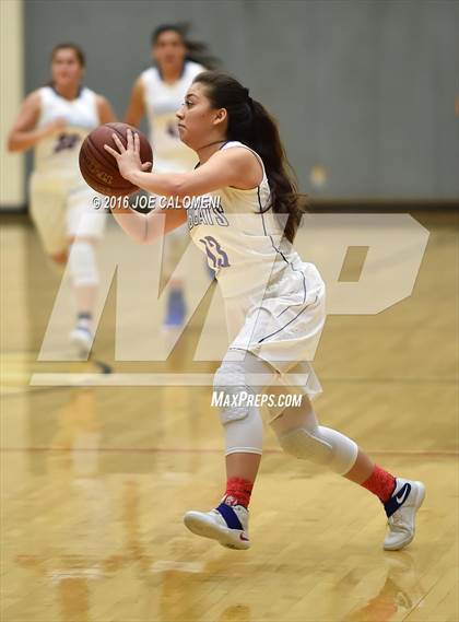 Thumbnail 1 in Harlingen Vs Edinburg (NEISD Invitational) photogallery.