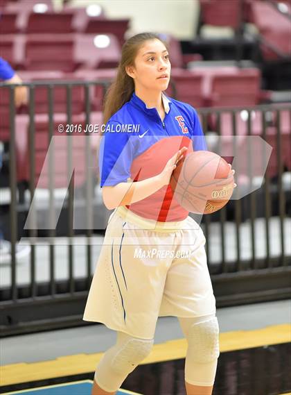 Thumbnail 1 in Harlingen Vs Edinburg (NEISD Invitational) photogallery.