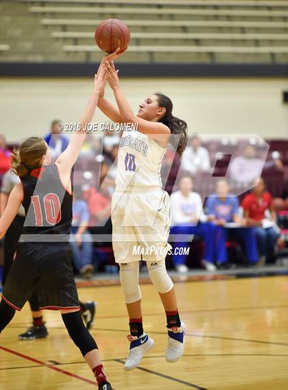 Thumbnail 3 in Harlingen Vs Edinburg (NEISD Invitational) photogallery.