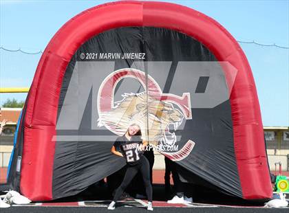 Thumbnail 3 in Oaks Christian Senior Night Presentation photogallery.