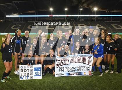 Thumbnail 2 in Arapahoe vs Grandview (CHSAA 5A Championship) photogallery.