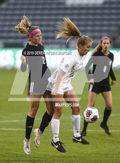 Thumbnail 3 in Arapahoe vs Grandview (CHSAA 5A Championship) photogallery.