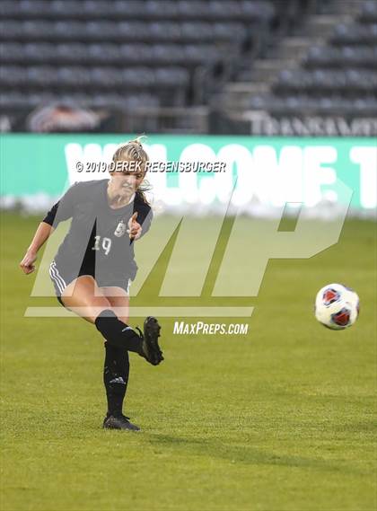 Thumbnail 1 in Arapahoe vs Grandview (CHSAA 5A Championship) photogallery.